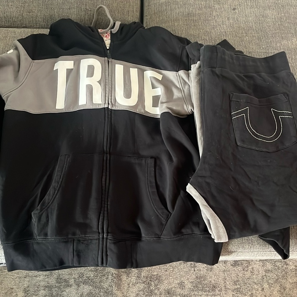 TR sweatsuit